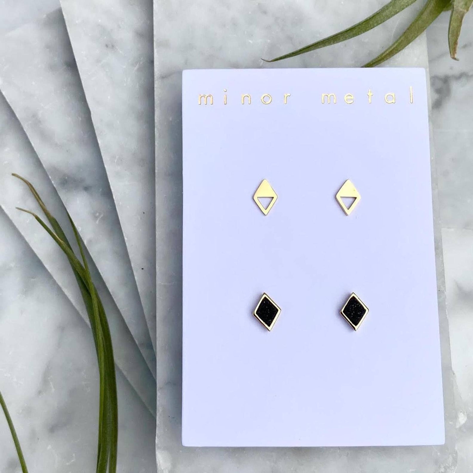 ER 7 EARRING main image 1