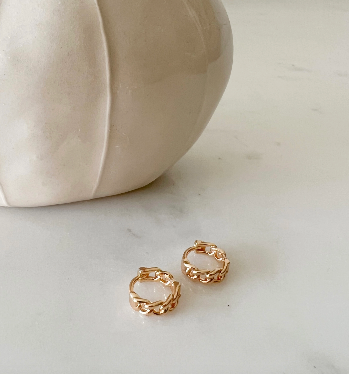 Dainty Gold Chain Huggie Earrings