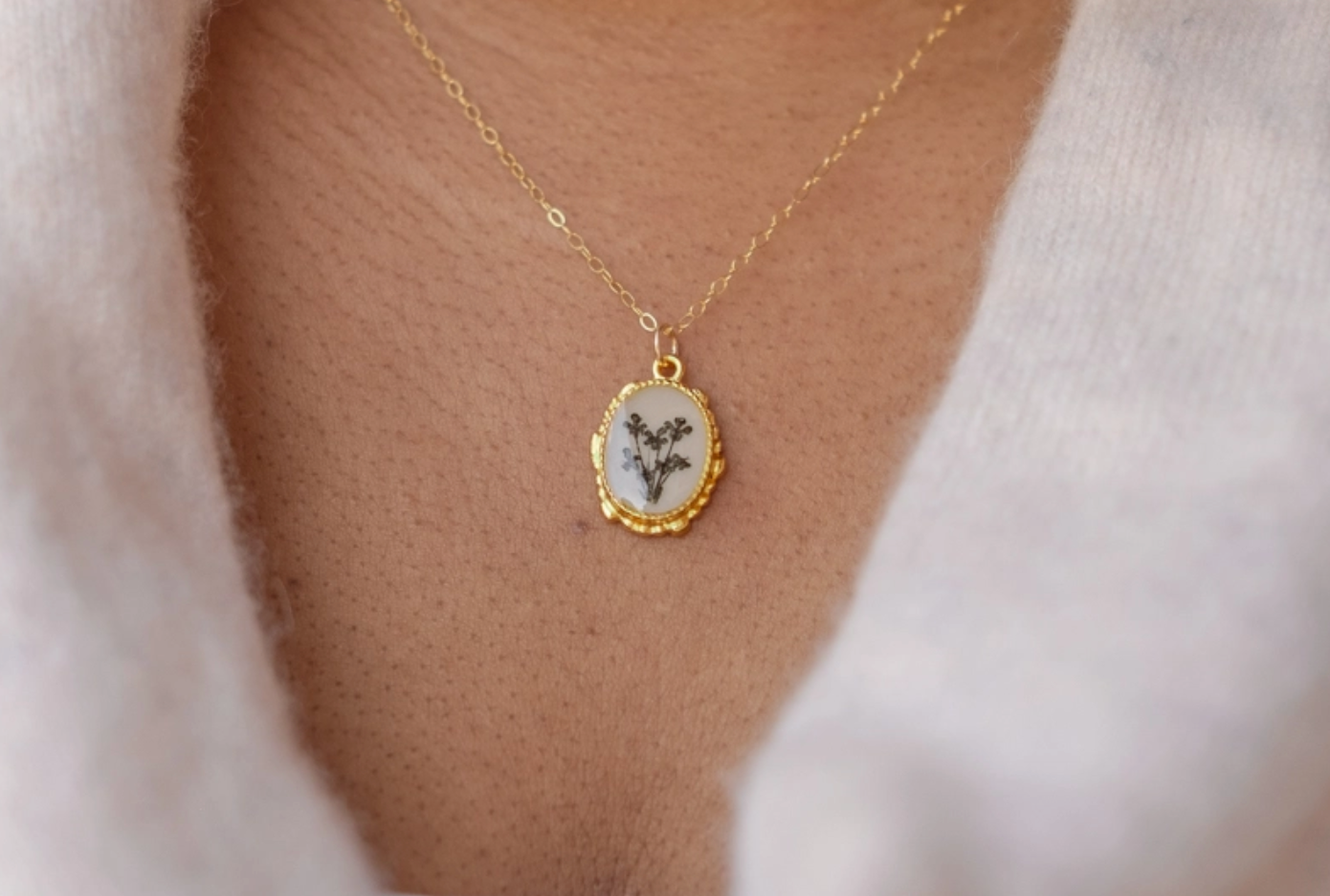 Beaded Oval Pressed Flower Necklace