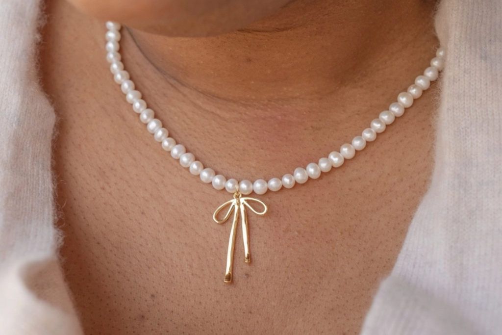 Bow Pearl Necklace