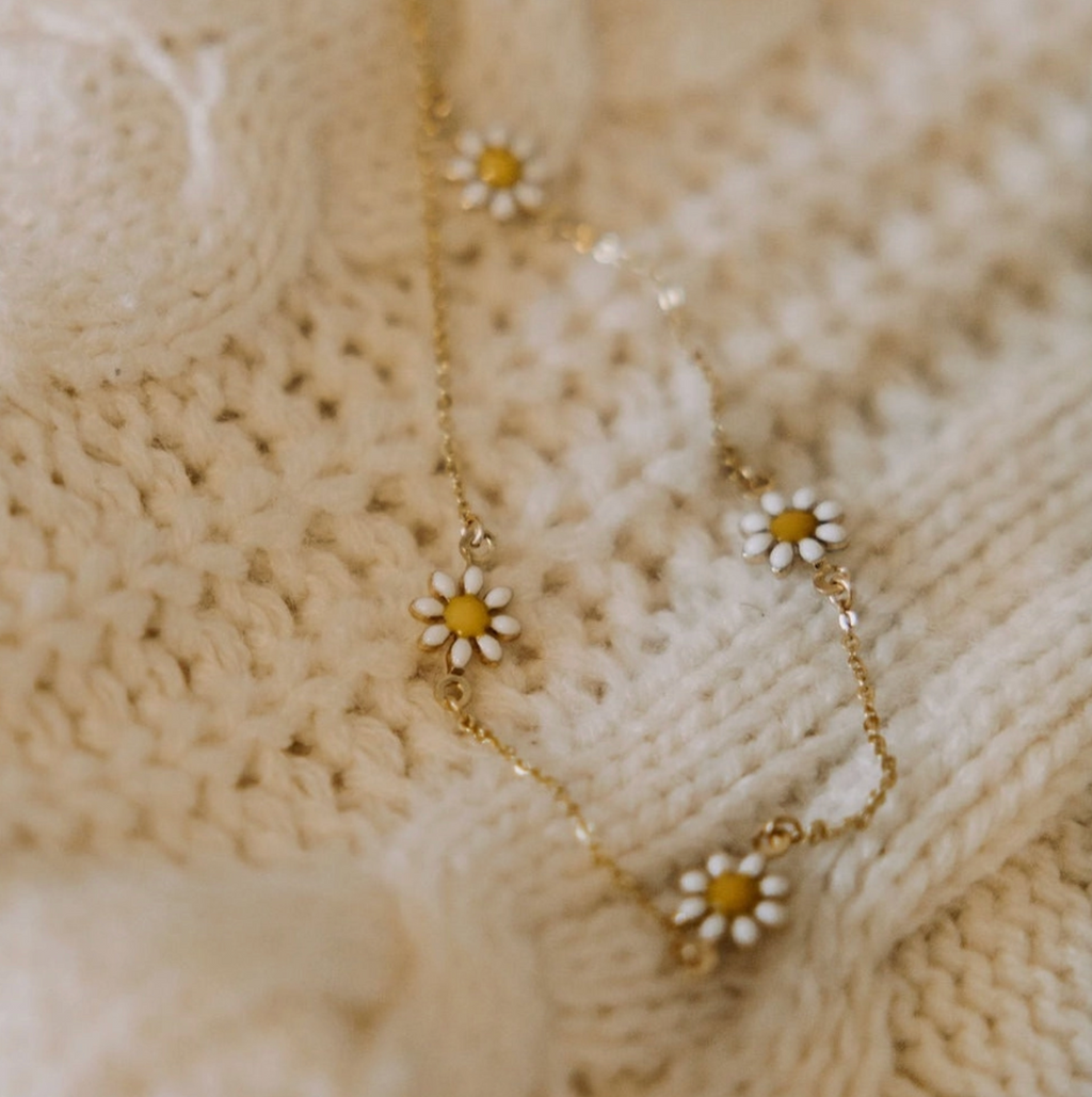 Carolina Daisy Necklace