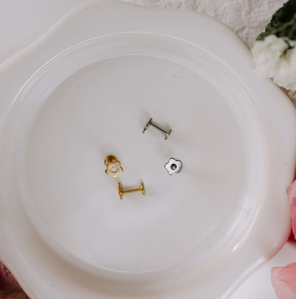 Flower Flat Back Studs