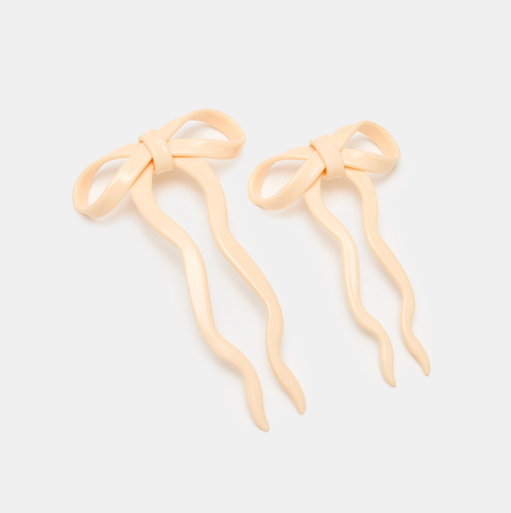 Bow Hairpin in Large Cream