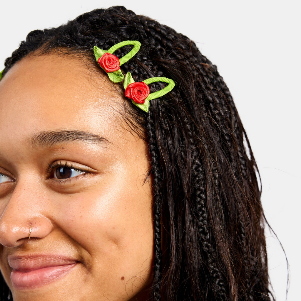 Rosette Snap Clips in Red