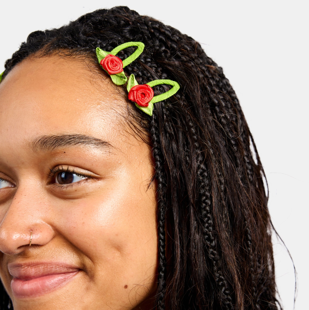 Rosette Snap Clips in Red