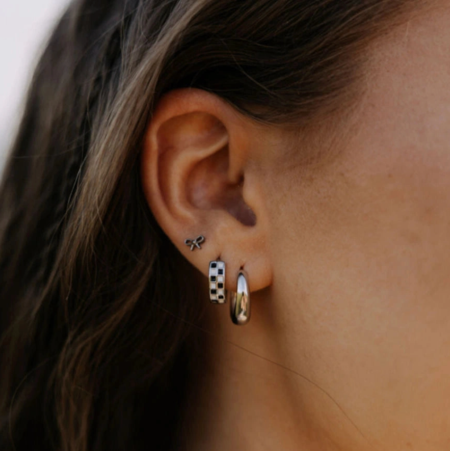 Bow Flat Back Studs