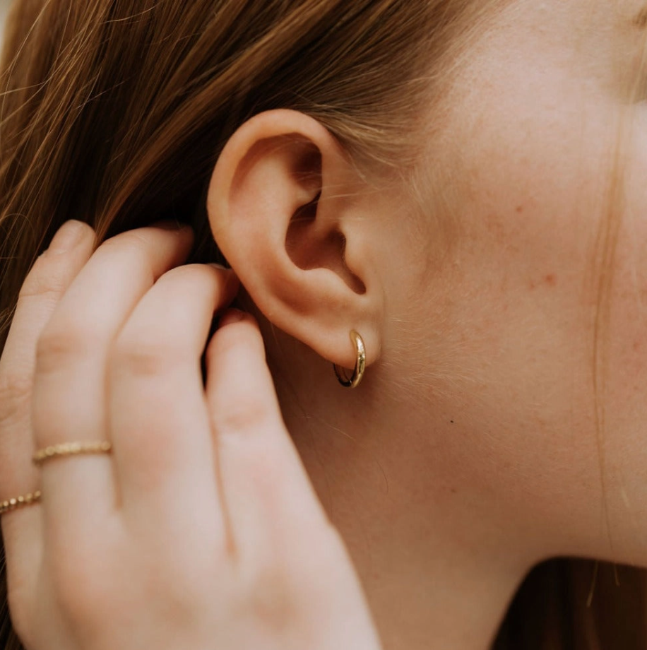 Olivia Essential Hoops