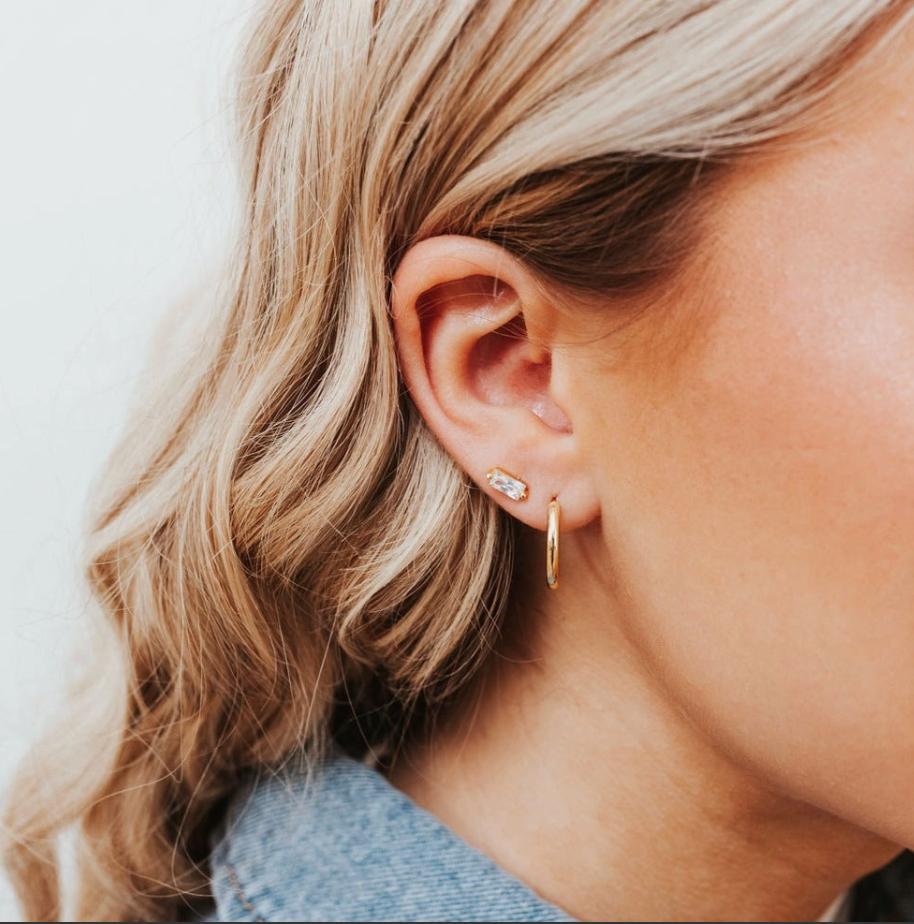 Olivia Essential Hoops