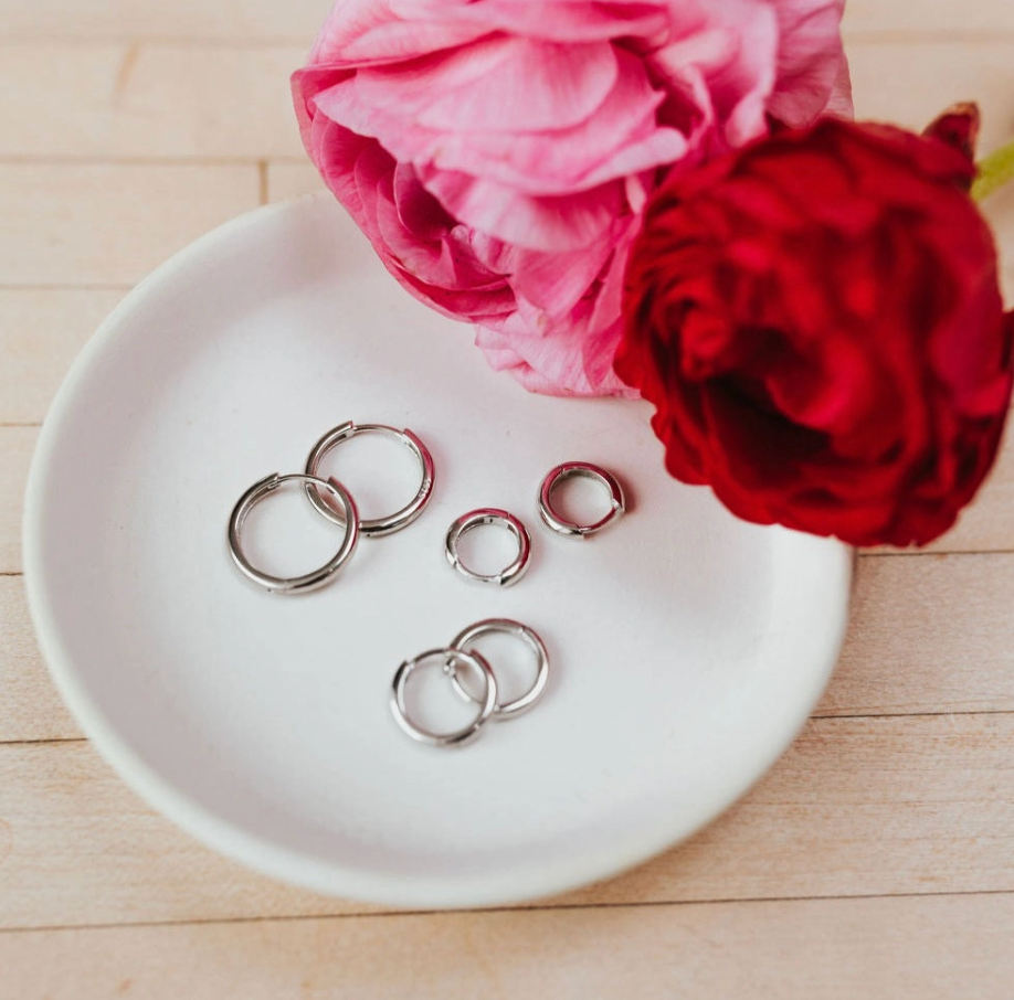 Olivia Essential Hoops