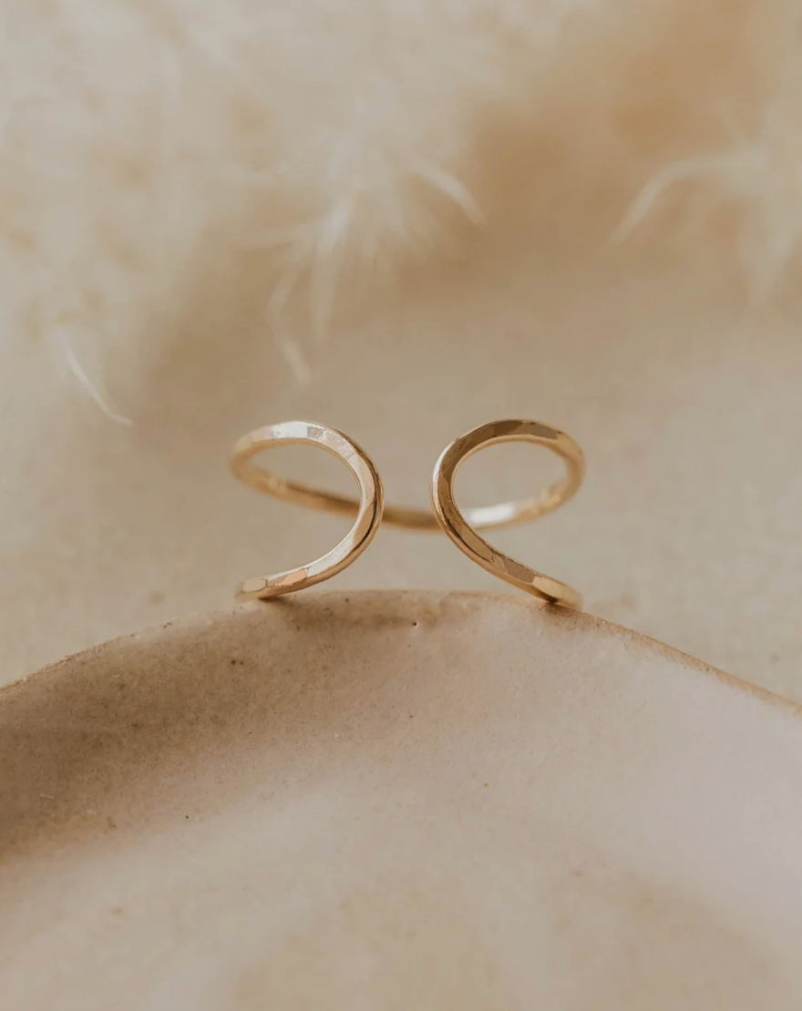 Revolve Ring