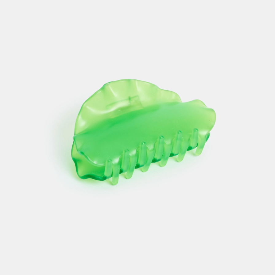 Suki Claw in Green Ruffle