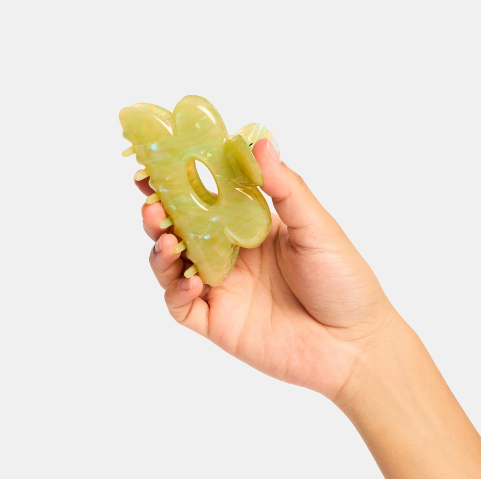 Flower Claw in Jade Swirl