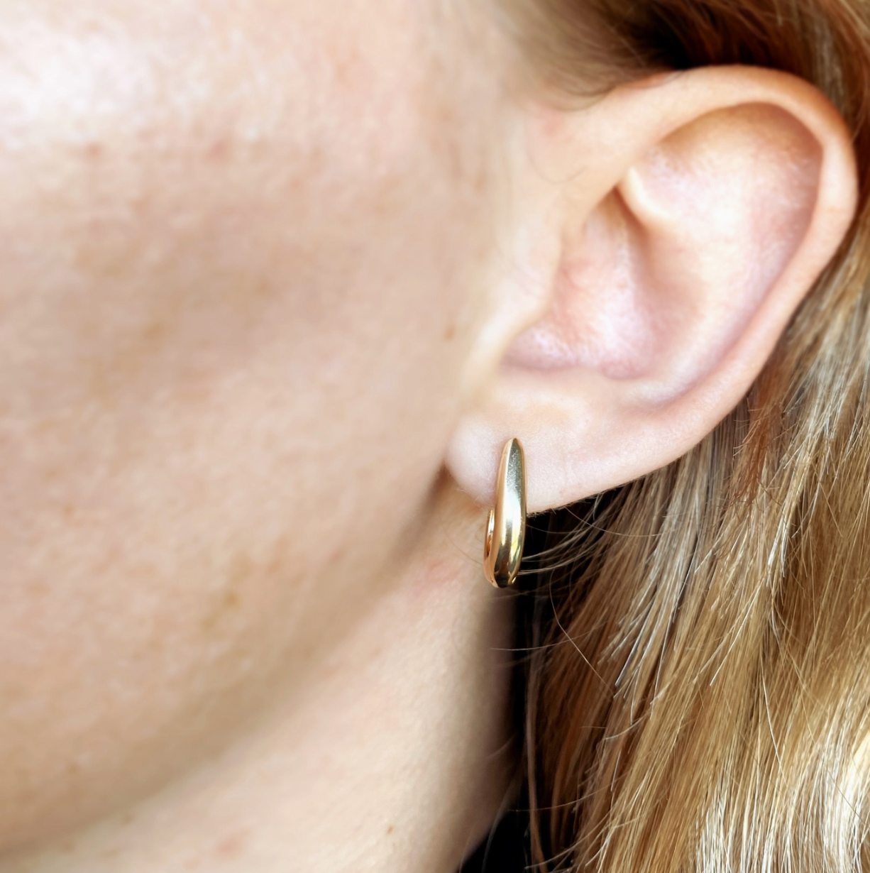 U-Shaped Hoop Earrings