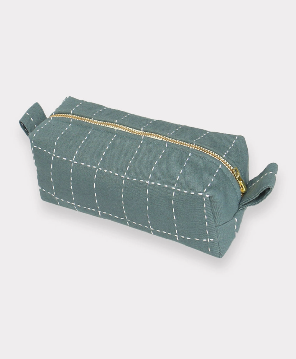 Small Grid-Stitch Toiletry Bag
